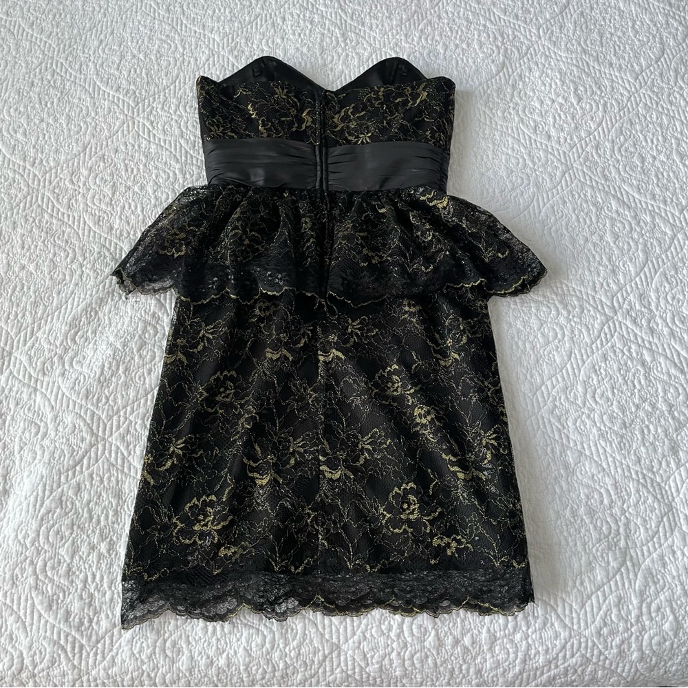 Betsey Johnson Strapless Black and Gold Peplum Dress - Size 4 - Picture 4 of 7
